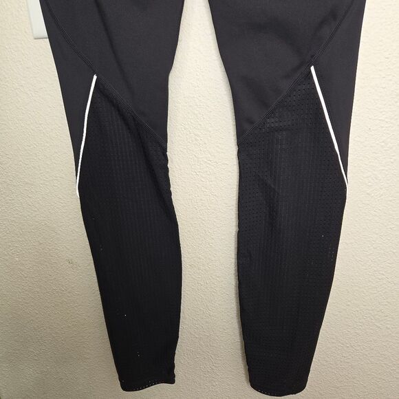 Fabletics Stride 9 Motion365+ High-Waisted Black Legging Size MEDIUM - Picture 8 of 10